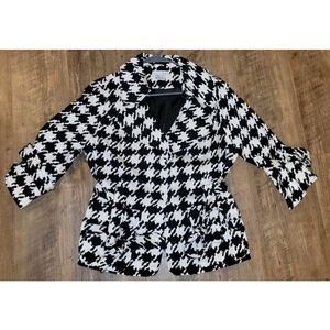 Luii Womens Size L. Light Weight Belted Jacket. Cinched. Black & White.Button Up
